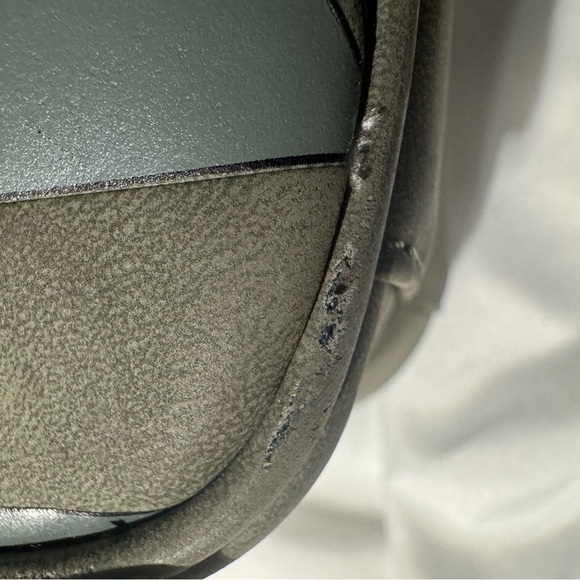 Bioworld Star Wars Boba Fett Mini Backpack | Green & Black Cosplay Bag - Picture 3 of 15